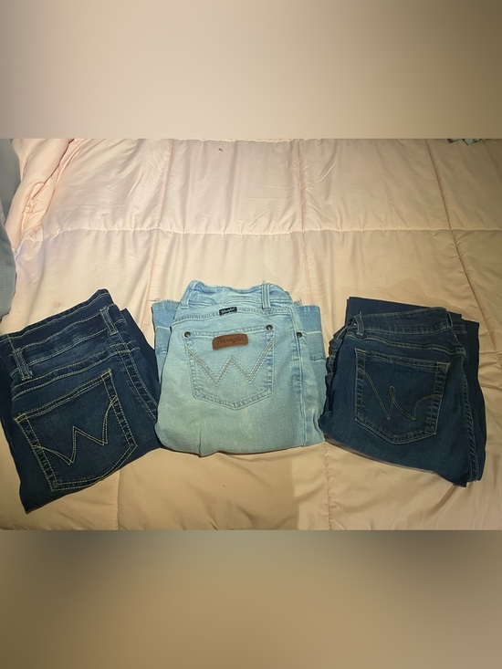 Wrangler Denim - Wrangler Blue Denim Jeans - Medium Blue Wash